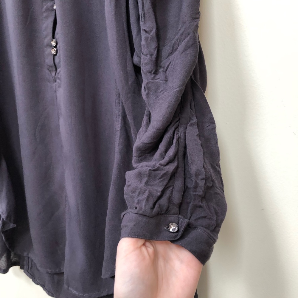 Maeve Anthropologie Gray Ruched Sleeve Blouse M - Picture 4 of 7